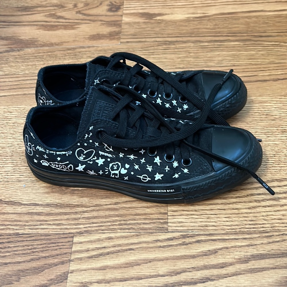 BT21 Lowtop Converse Mens 5/Womens 7